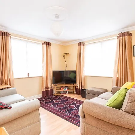 Cosy 1 Bed Flat, 10 Minutes From Centre