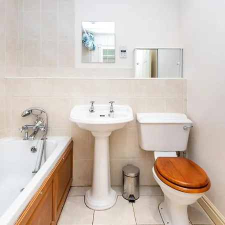 Apartamento Cosy 1 Bed Flat, 10 Minutes From Centre *