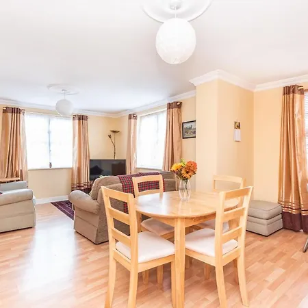 Cosy 1 Bed Flat, 10 Minutes From Centre
